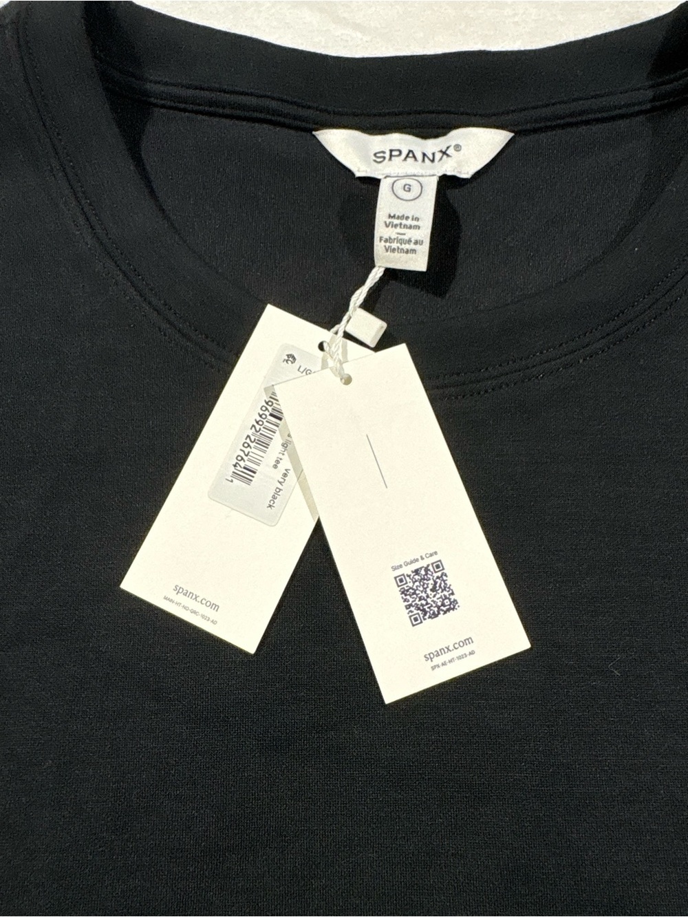 SPANX Air Essentials Light Tee in Very Black NWT - Picture 3 of 4